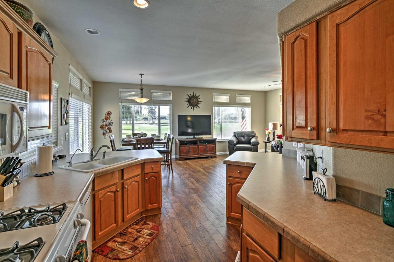 Rivers Edge Golf Condo With Beach Access And Patio! Needles Exterior photo